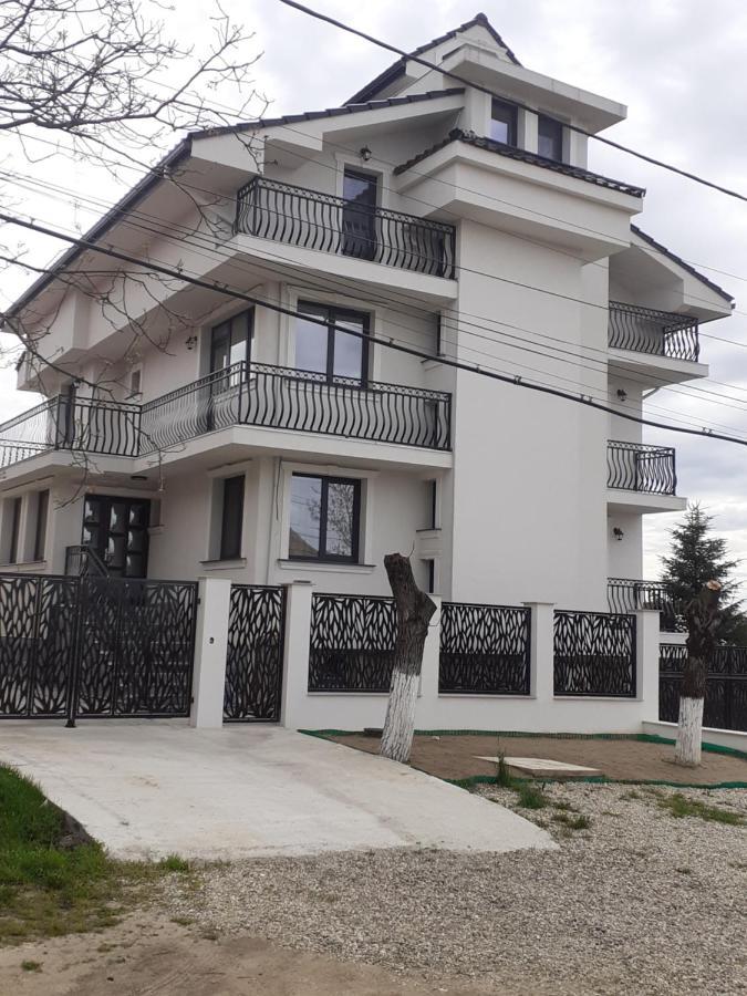 Casa Leahu Acomodação com café da manhã Baile 1 Mai Exterior foto