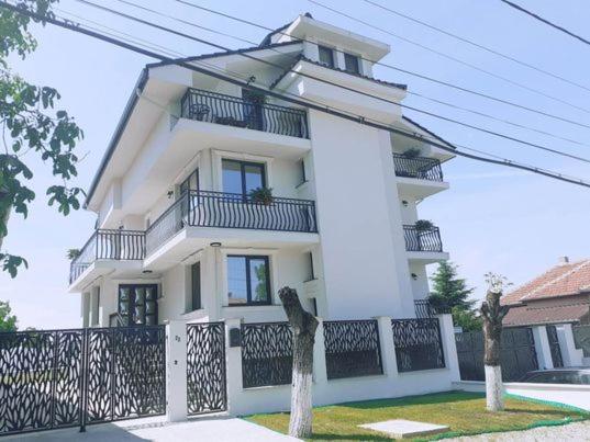 Casa Leahu Acomodação com café da manhã Baile 1 Mai Exterior foto